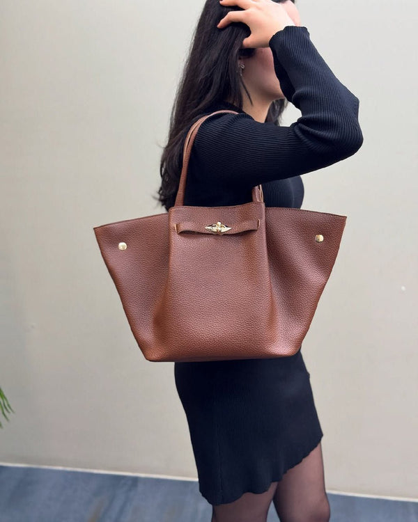 حقيبة يد بأزرار ذهبية باللون البني الفاتح 0355 - Sateen style