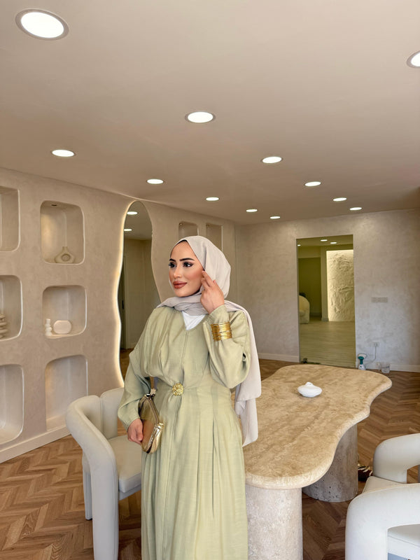 فستان البروش الرائع