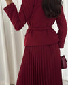 طقم بليزر مع تنورة خمري Gabriela Set - Sateen style
