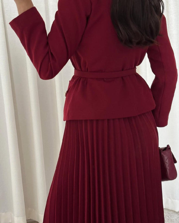 طقم بليزر مع تنورة خمري Gabriela Set - Sateen style